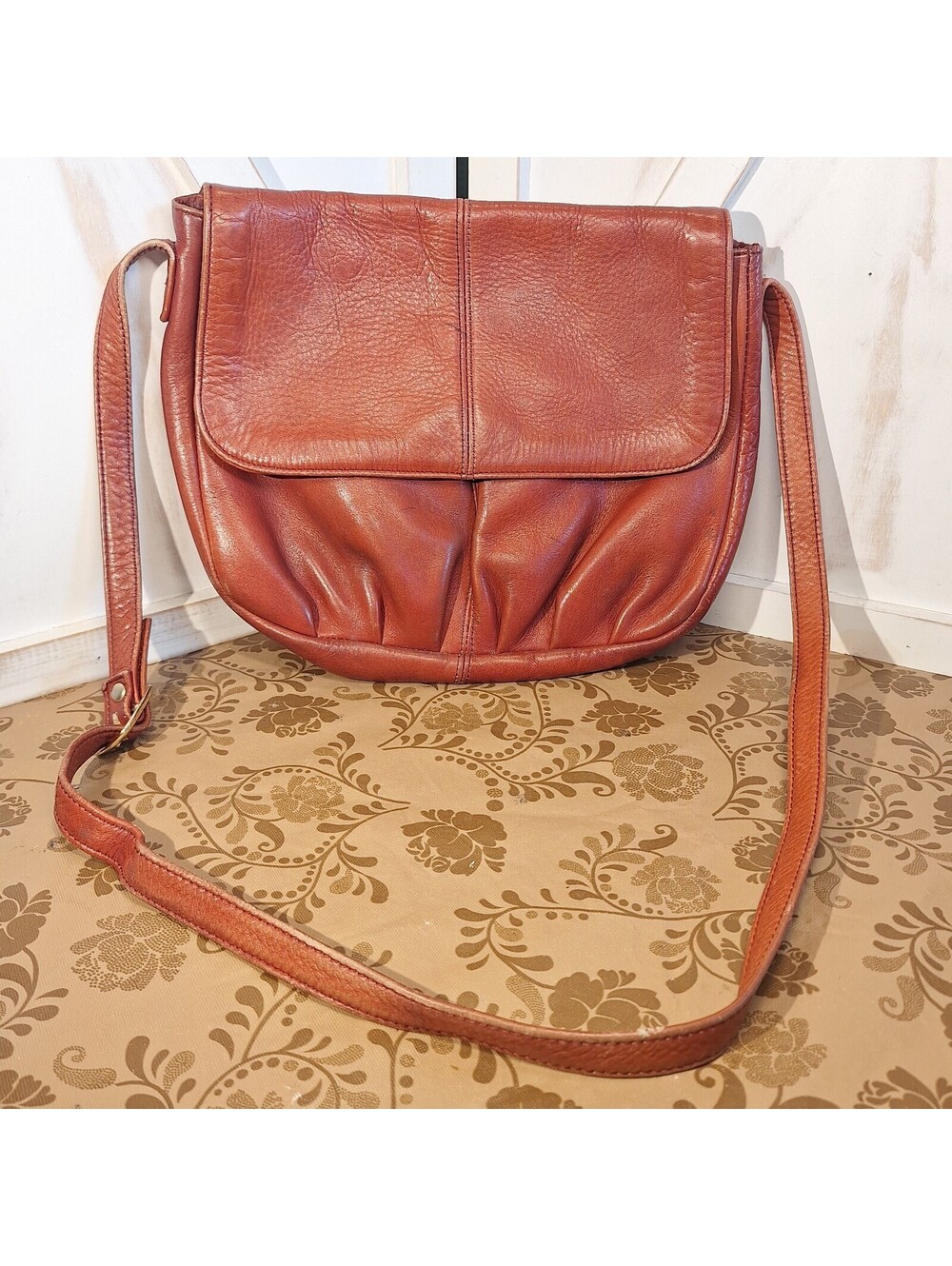 Vintage LEVi Strauss Burnt Orange Leather Crossbody Handbag Purse Made In Korea